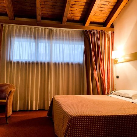 Eurohotel Palace マニアーゴ エクステリア 写真