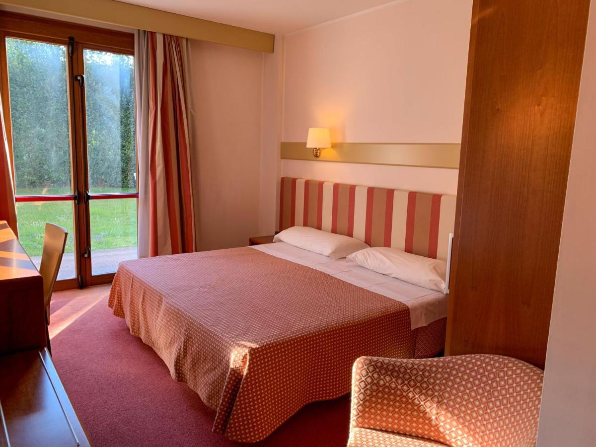 Eurohotel Palace マニアーゴ エクステリア 写真