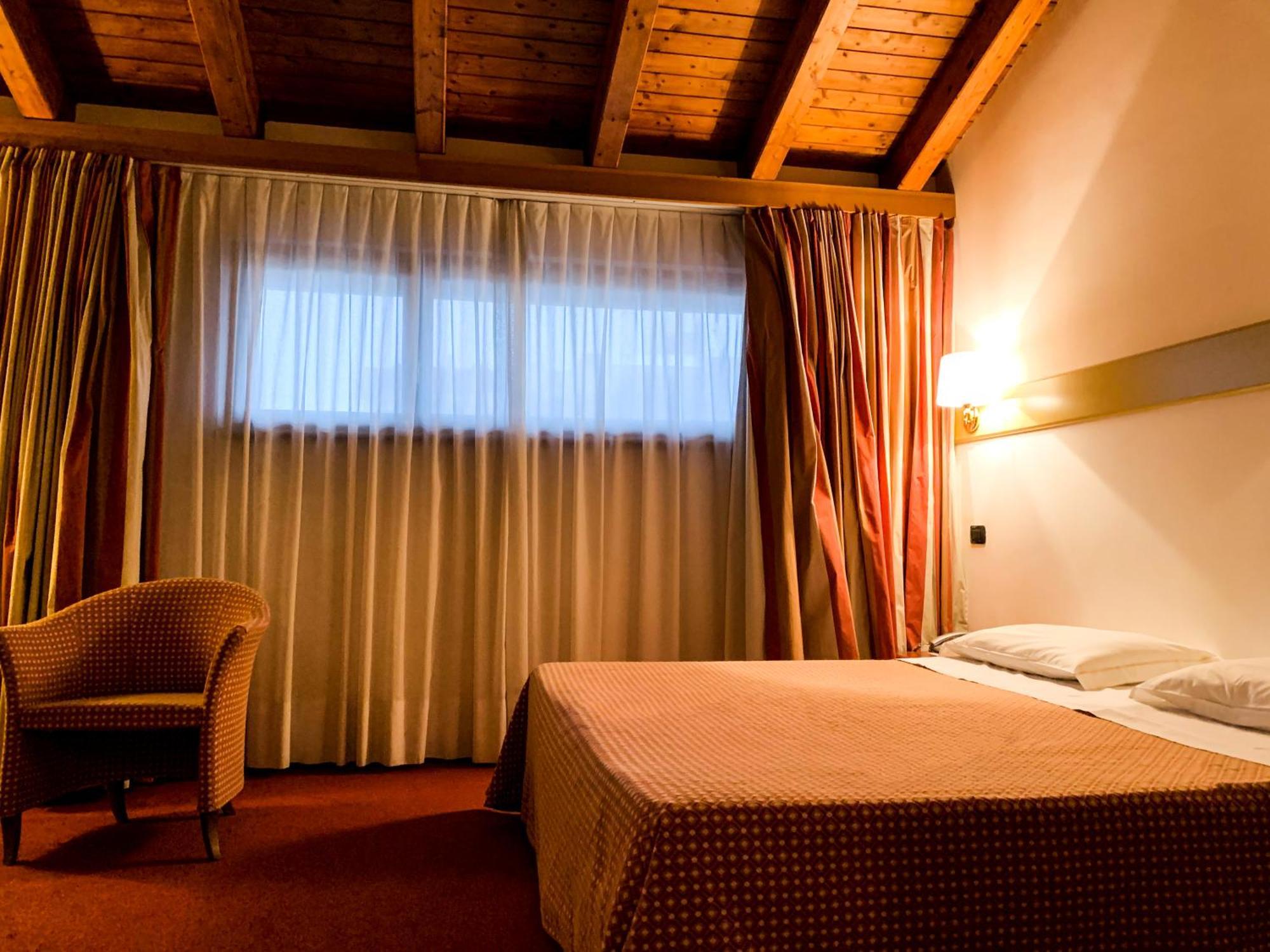 Eurohotel Palace マニアーゴ エクステリア 写真